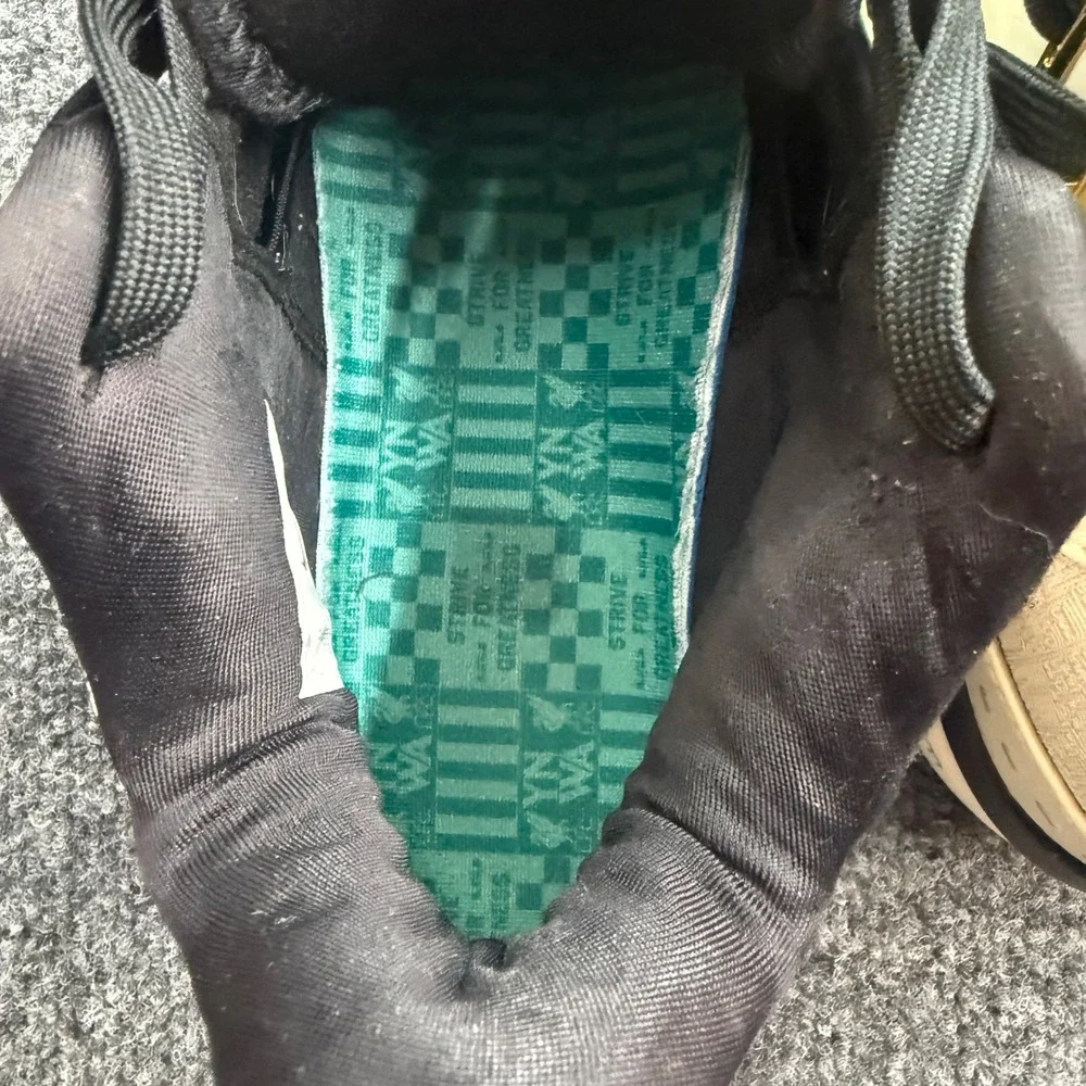 Nike dominate court